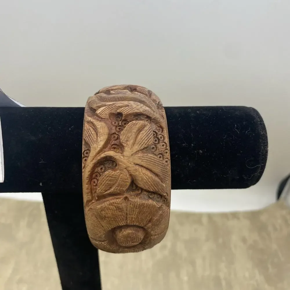 Vintage Wooden Carved Floral Vines Design Bangle Bracelet 2.75” Diameter